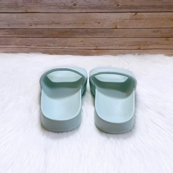 The North Face Women’s Basecamp Slide III - Picture 3 of 6